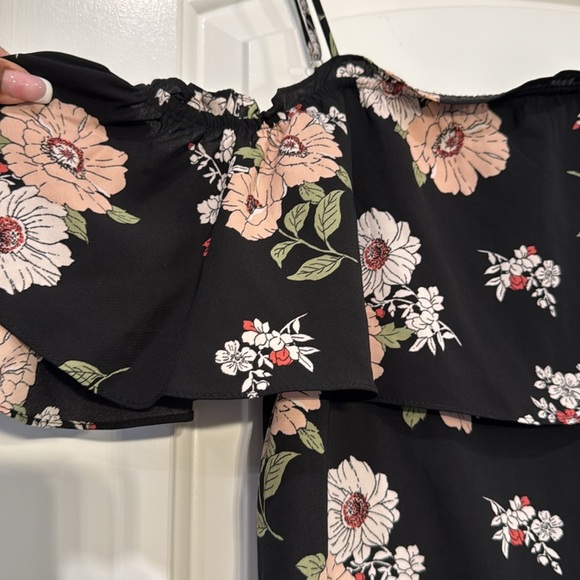 Forever 21 Floral Off-Shoulder Blouse Size Small - Picture 6 of 6